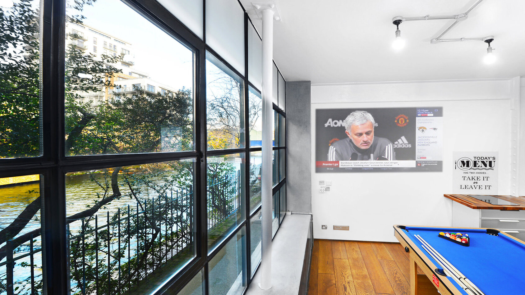 York Loft Style Apartment E14