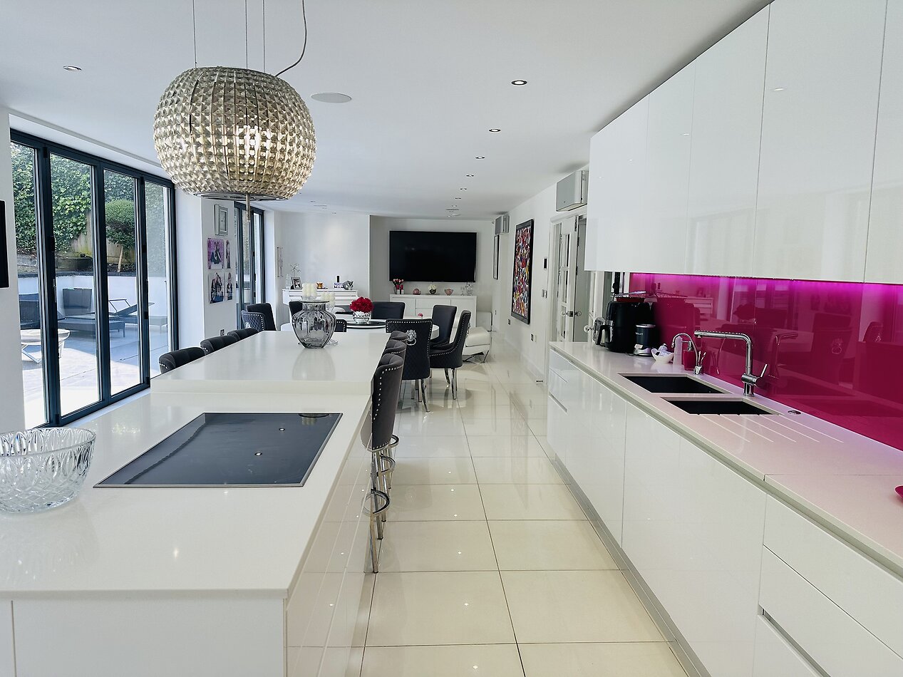 Holmdene Avenue NW7