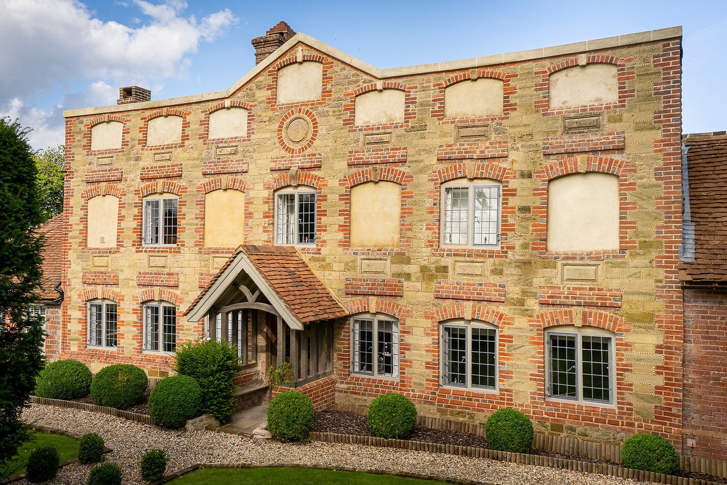 Cromwell Lodge GU28