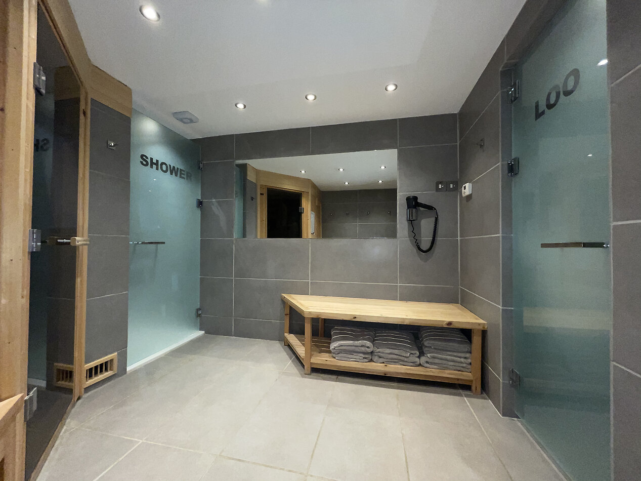 Cromwell Lodge GU28
