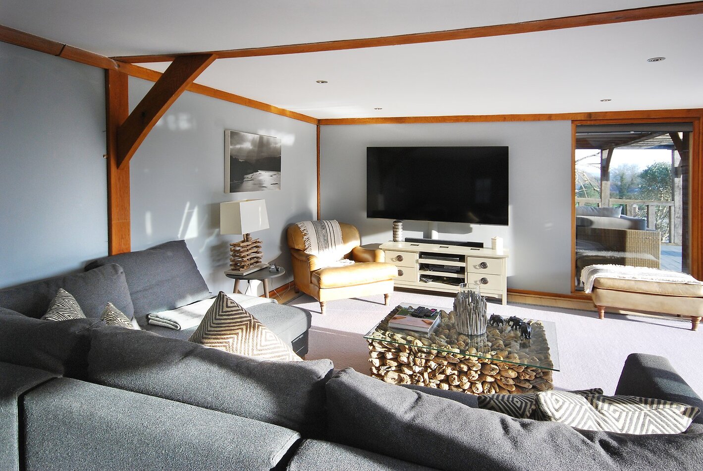 Cromwell Lodge GU28