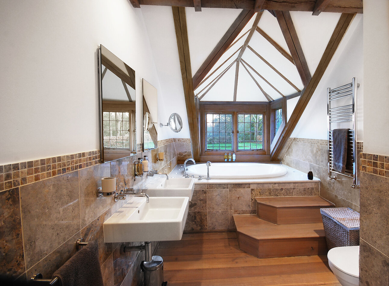 Cromwell Lodge GU28