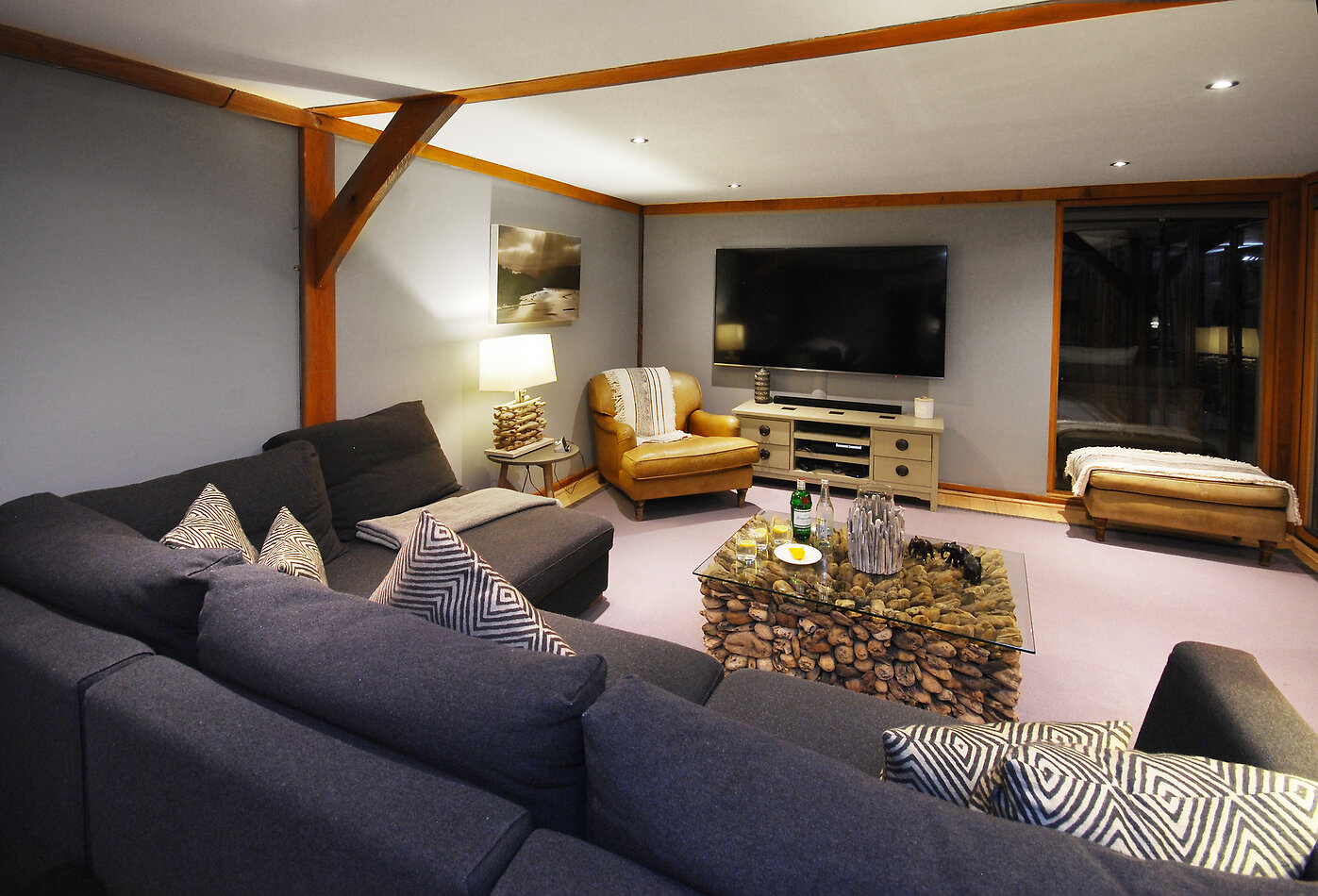 Cromwell Lodge GU28