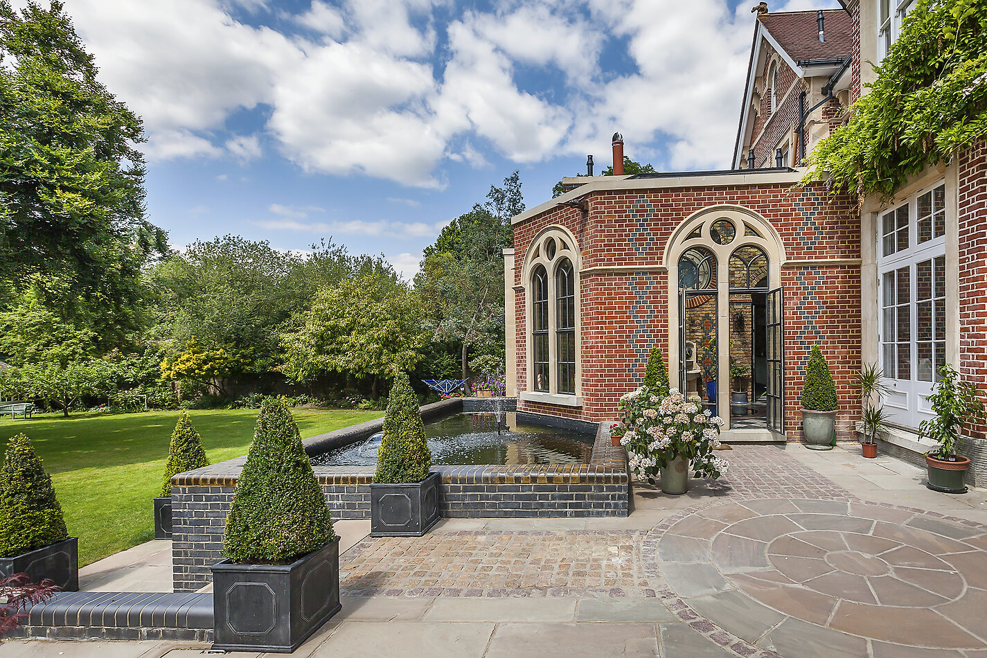 Palatial Palace SE9