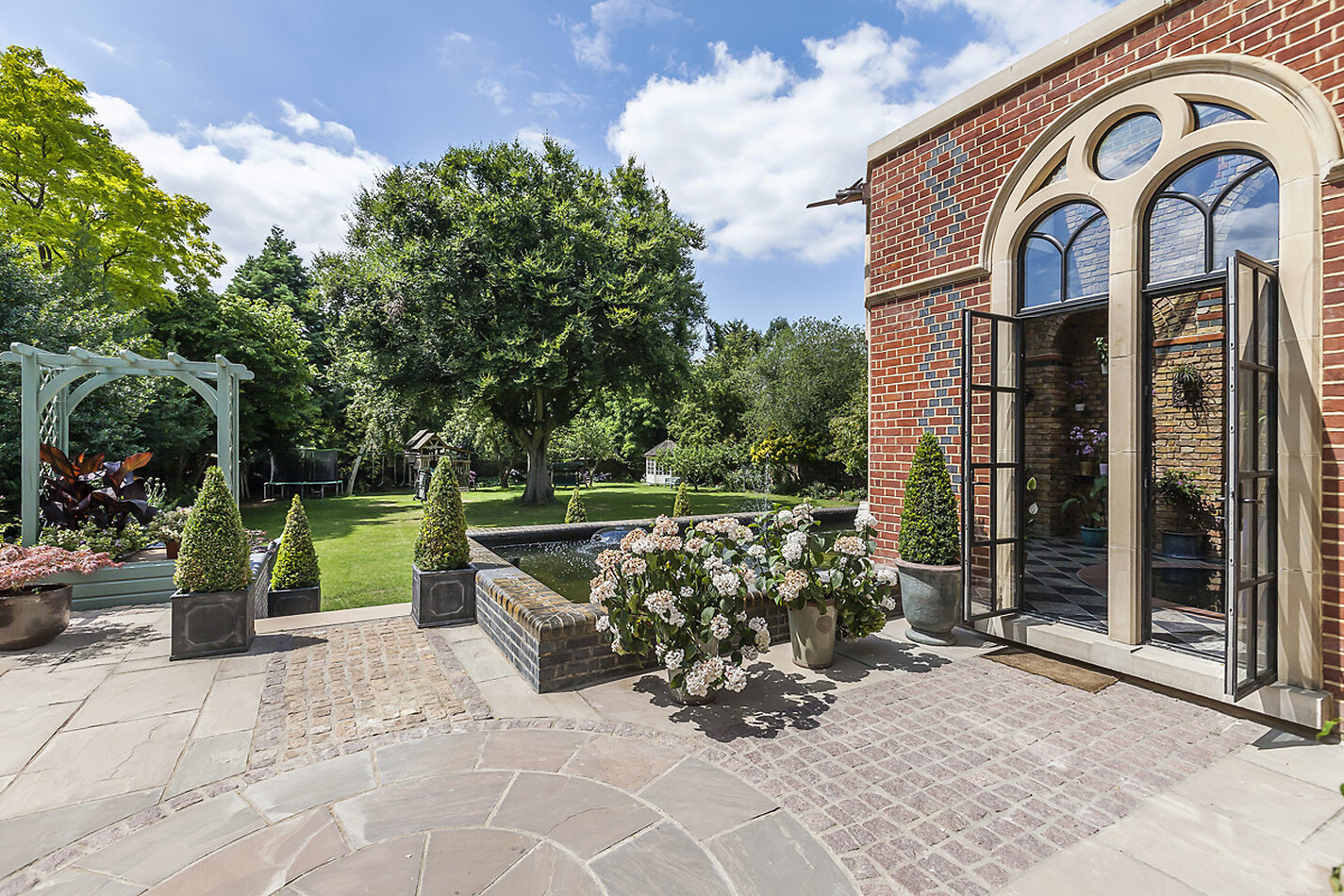 Palatial Palace SE9