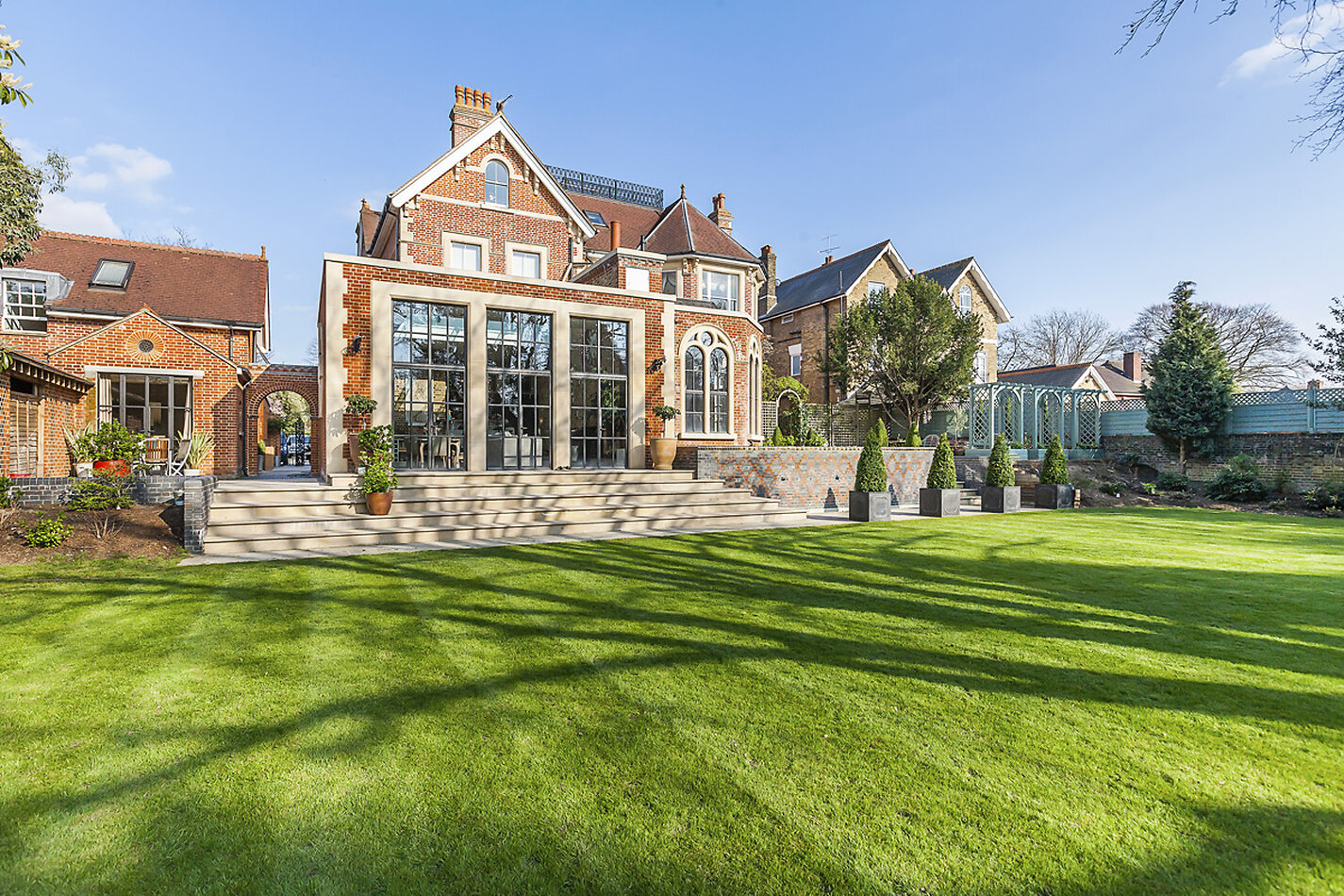 Palatial Palace SE9