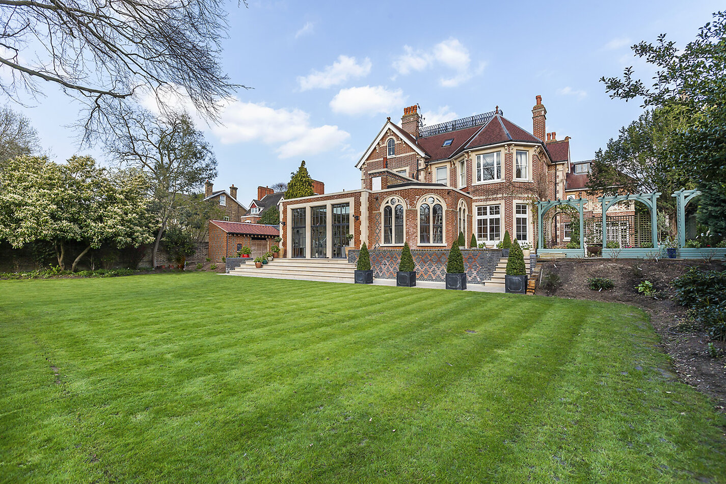 Palatial Palace SE9