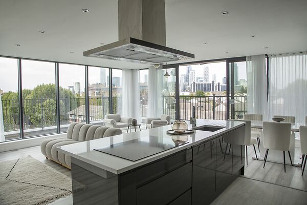 White Penthouse- Canary Wharf