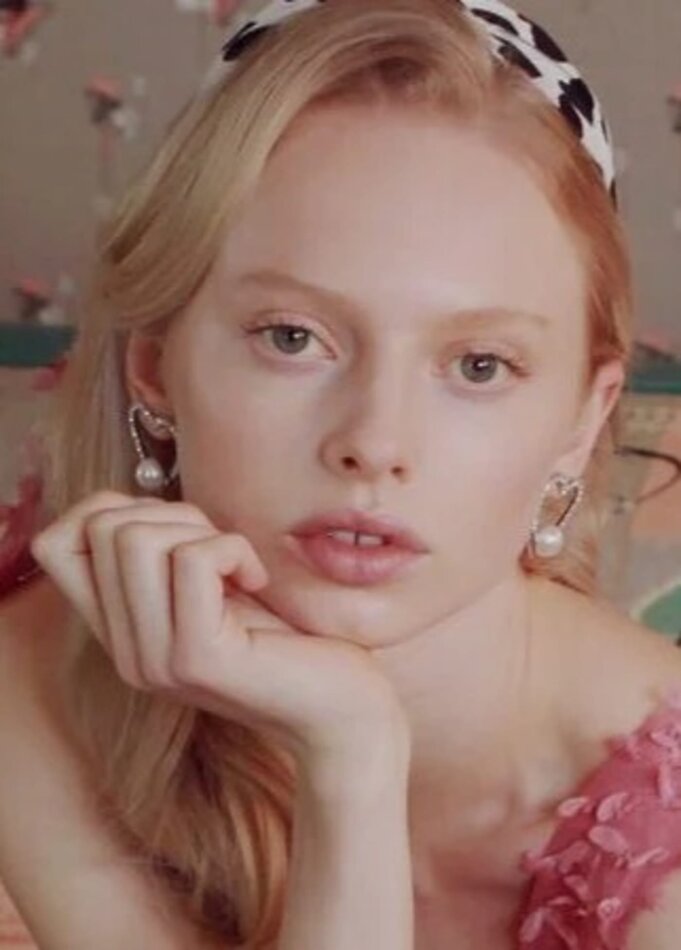 GRACE HAYWARD