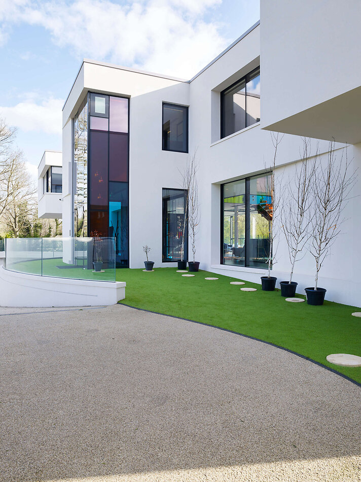Modern Wonder - Rickmansworth