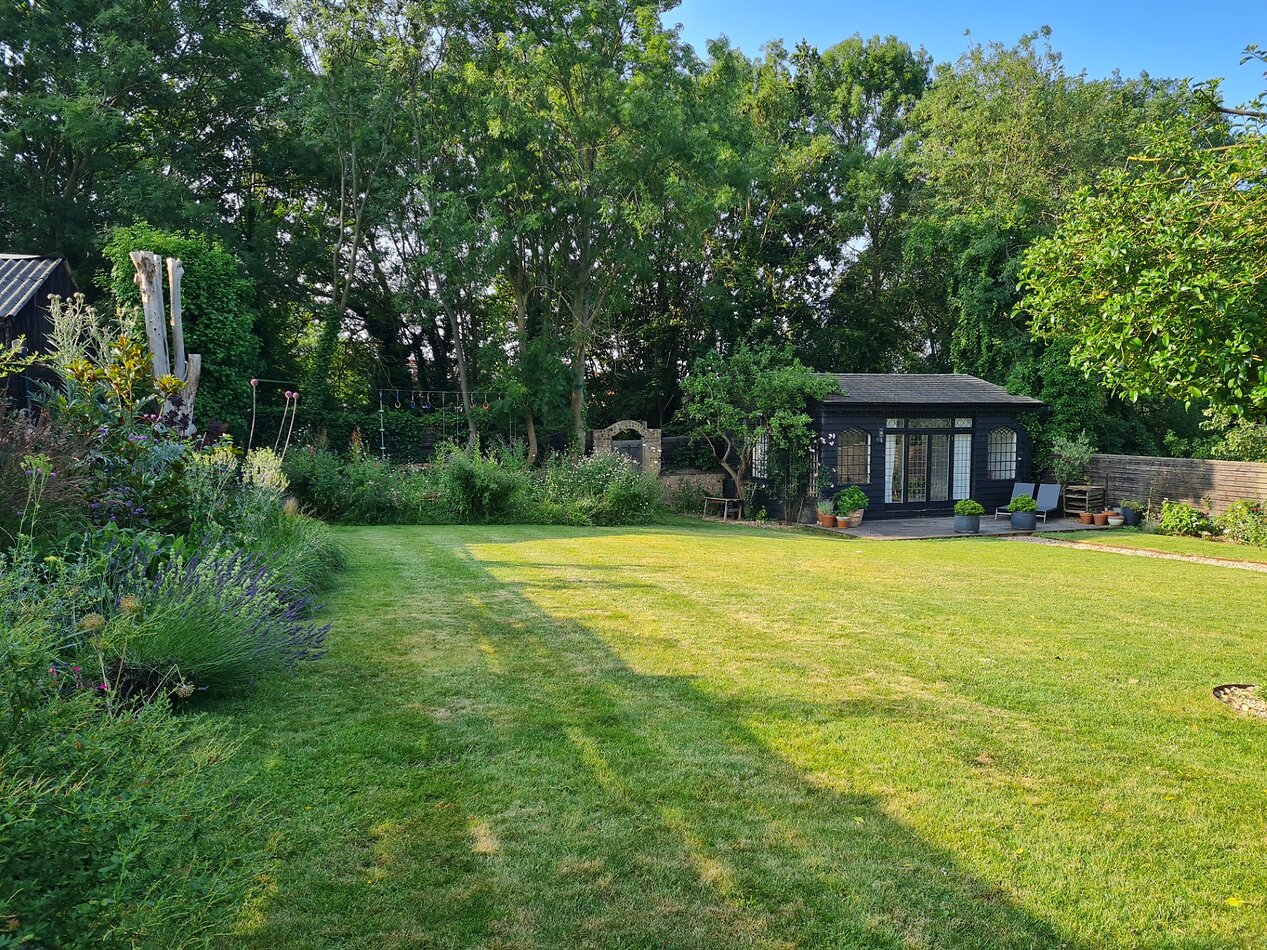 Acorn E17