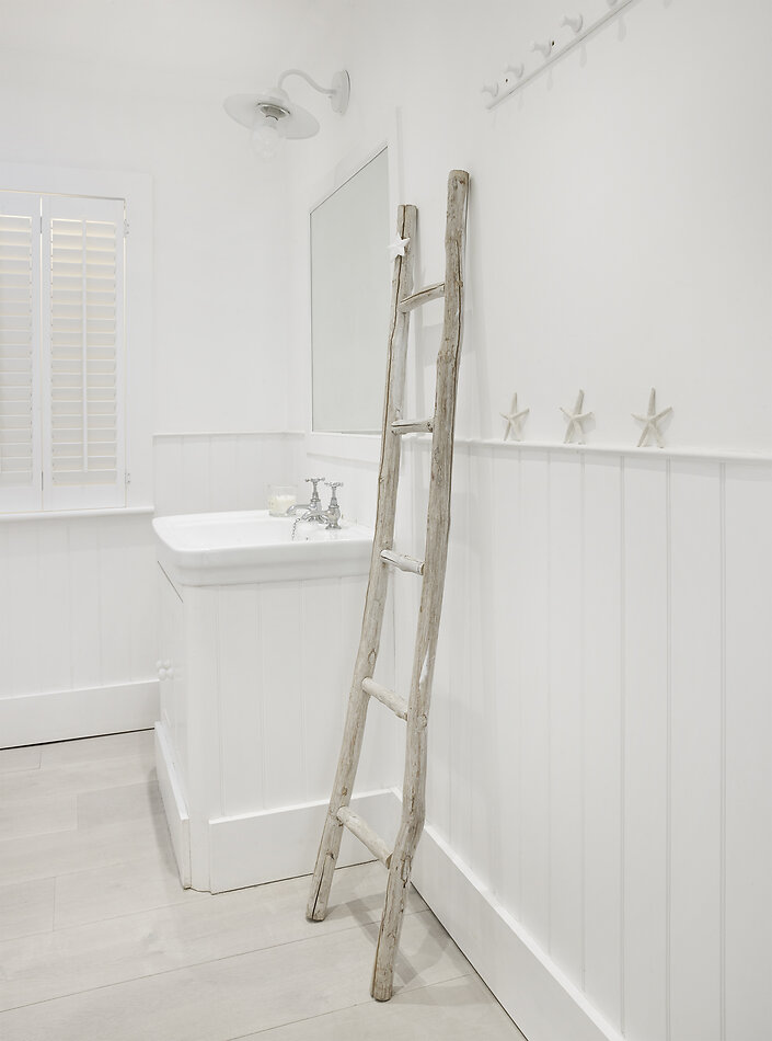 White Boat House - TW19