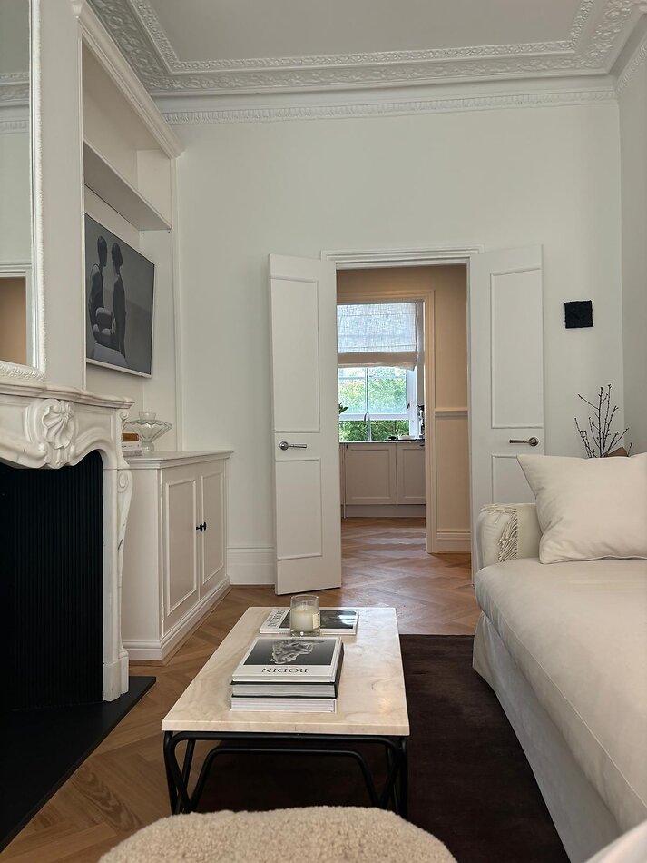Chelsea White SW10