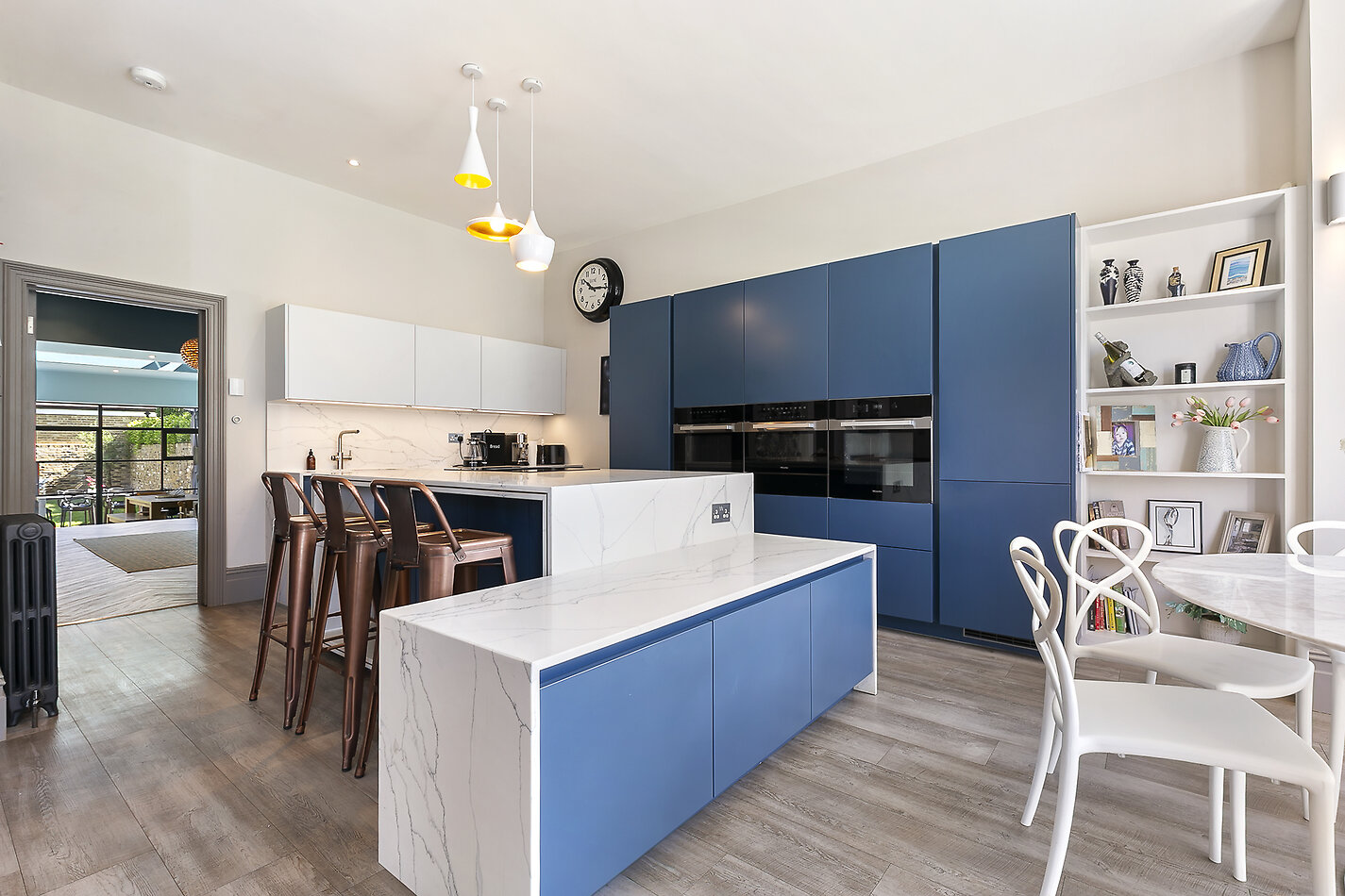 Corner House SW14