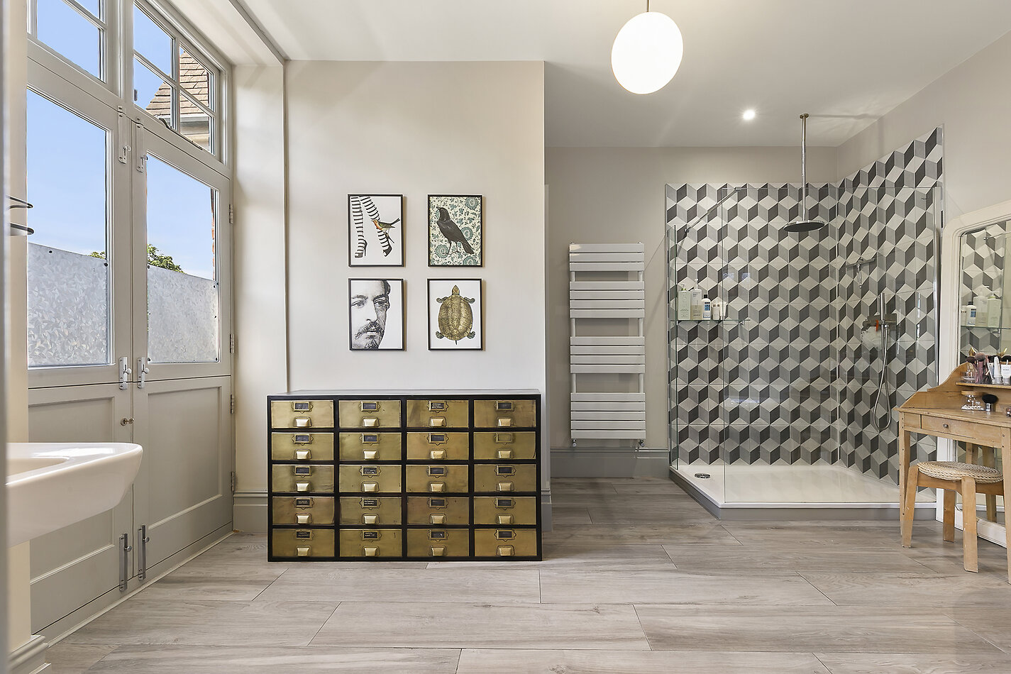 Corner House SW14