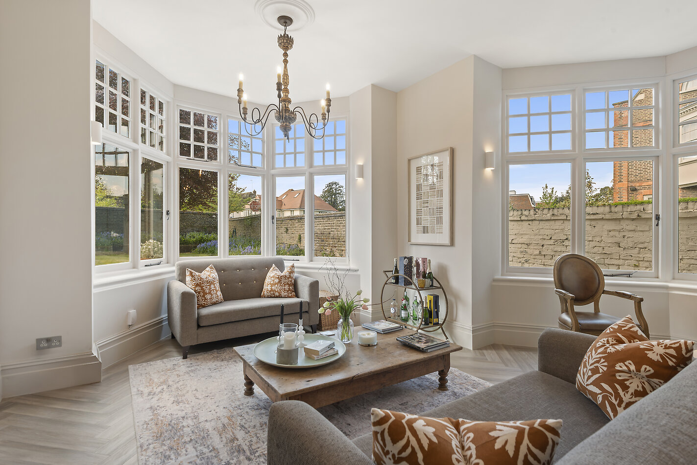 Corner House SW14