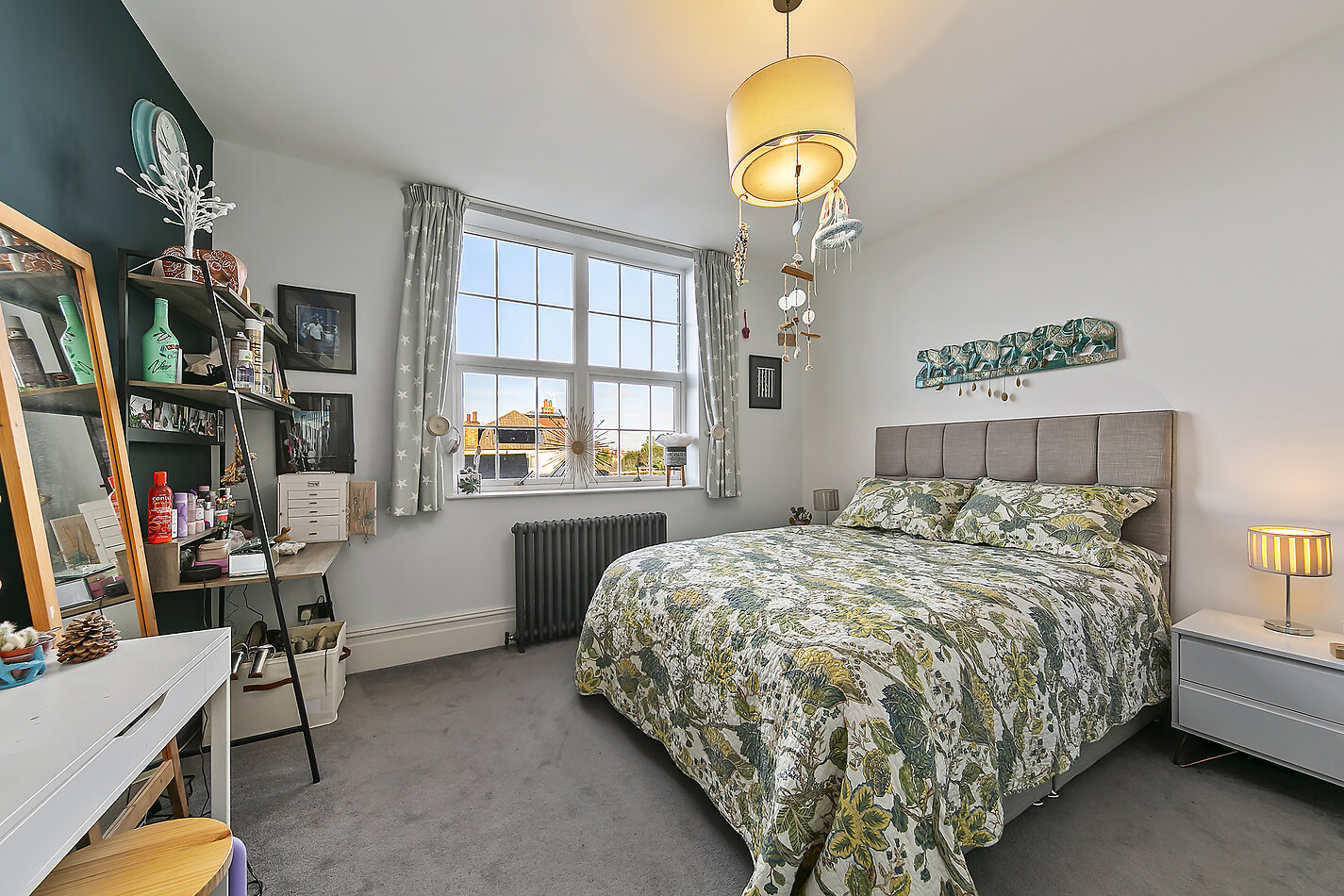 Corner House SW14
