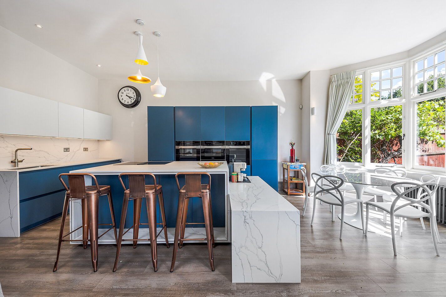 Corner House SW14