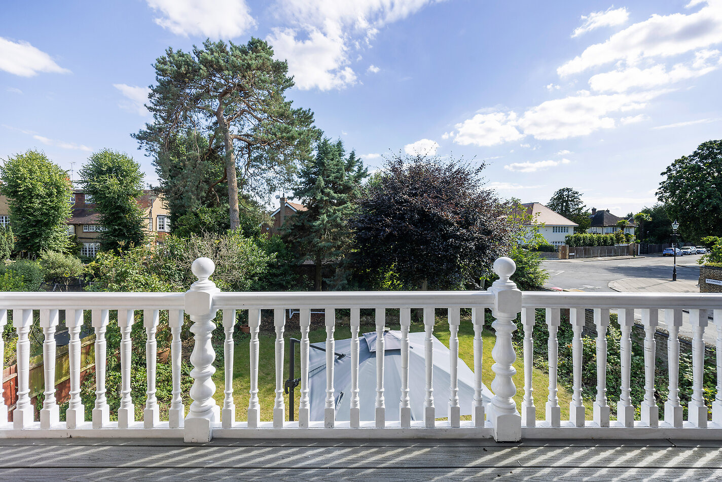 Corner House SW14