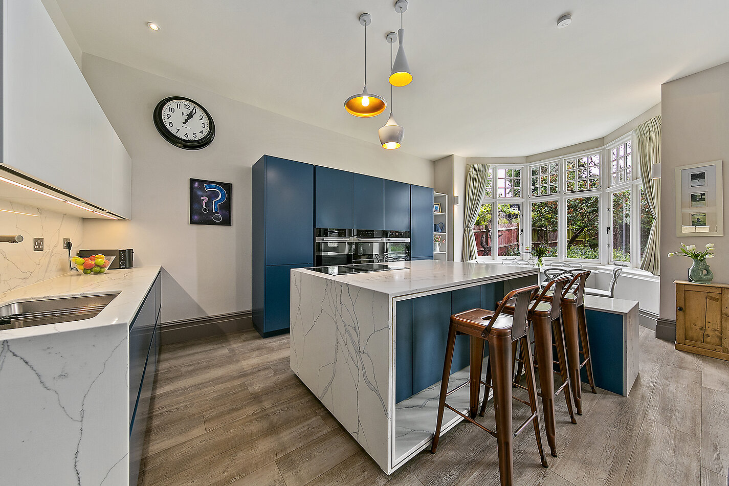 Corner House SW14