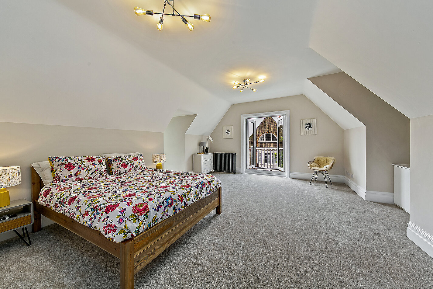 Corner House SW14