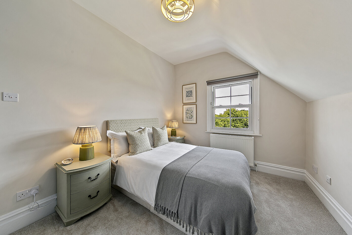 Corner House SW14
