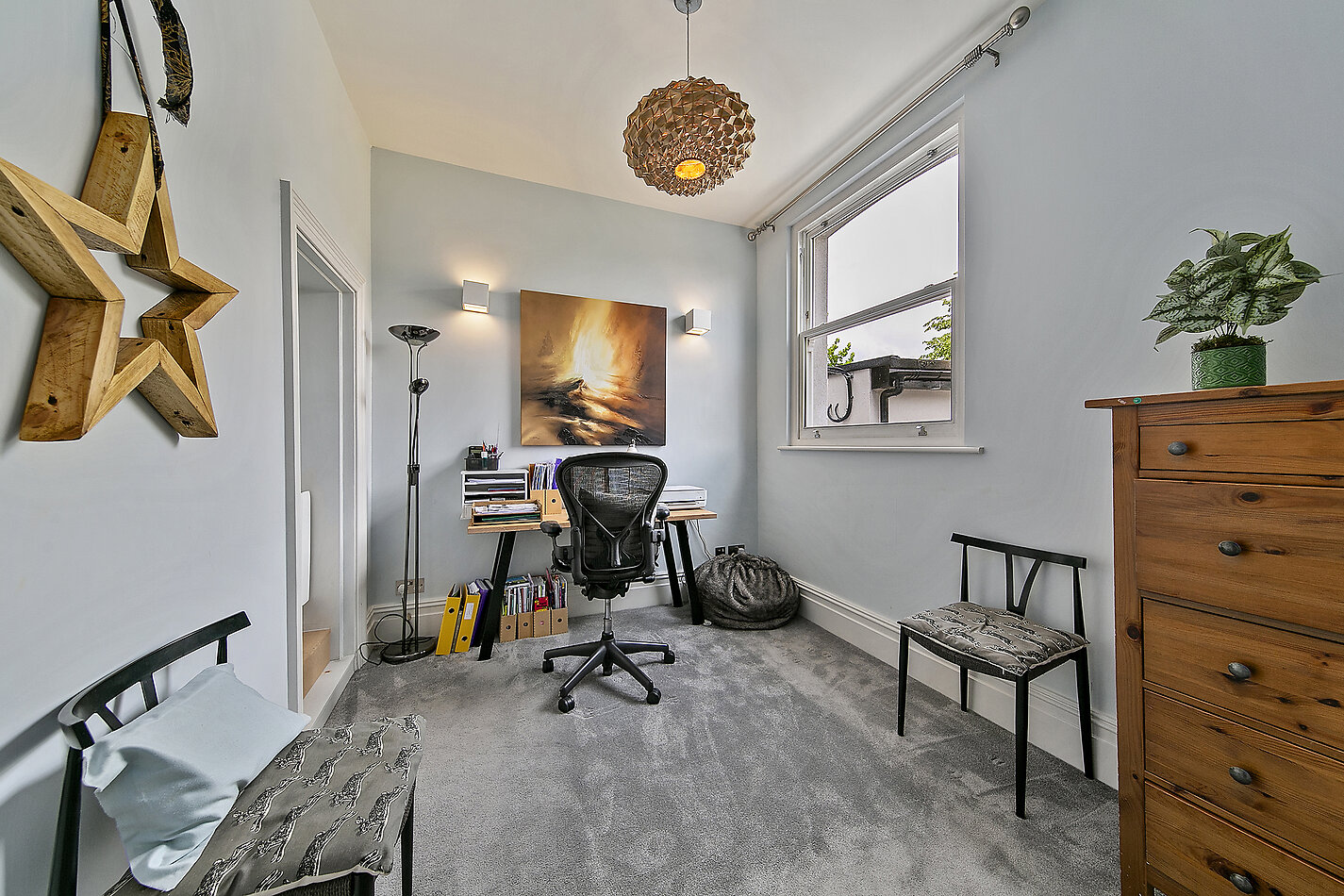 Corner House SW14