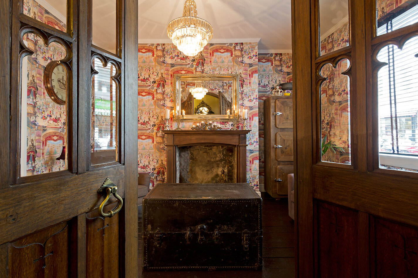 London WC1 EXCLUSIVE