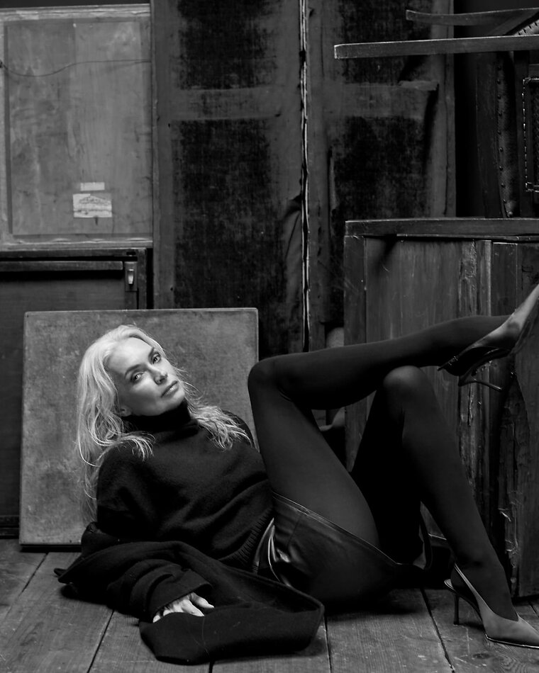 JULIE READ
