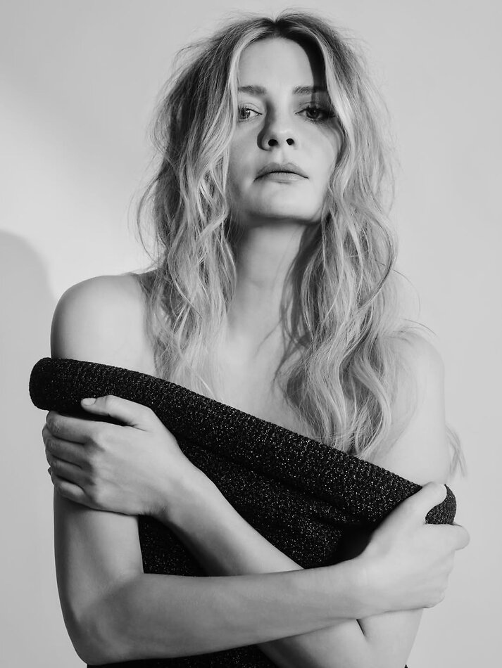 JULIE READ