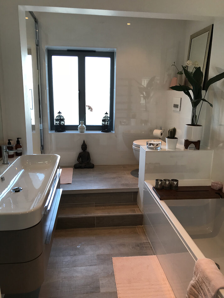 Fresh House, TW12