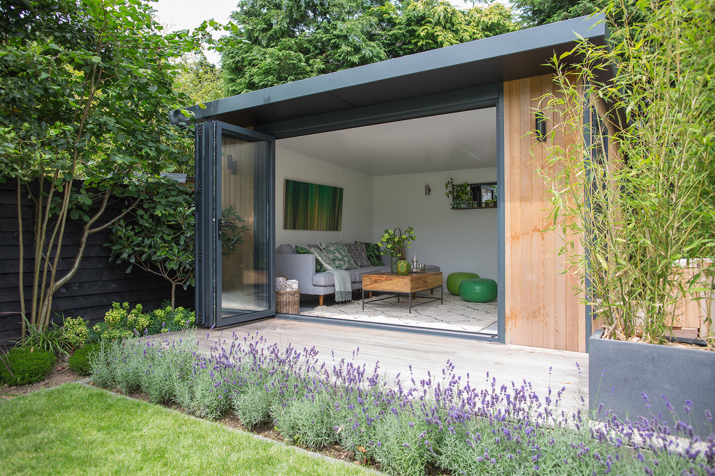 Fresh House, TW12