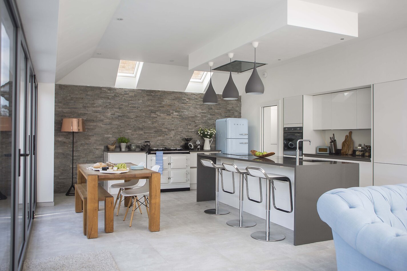 Fresh House, TW12