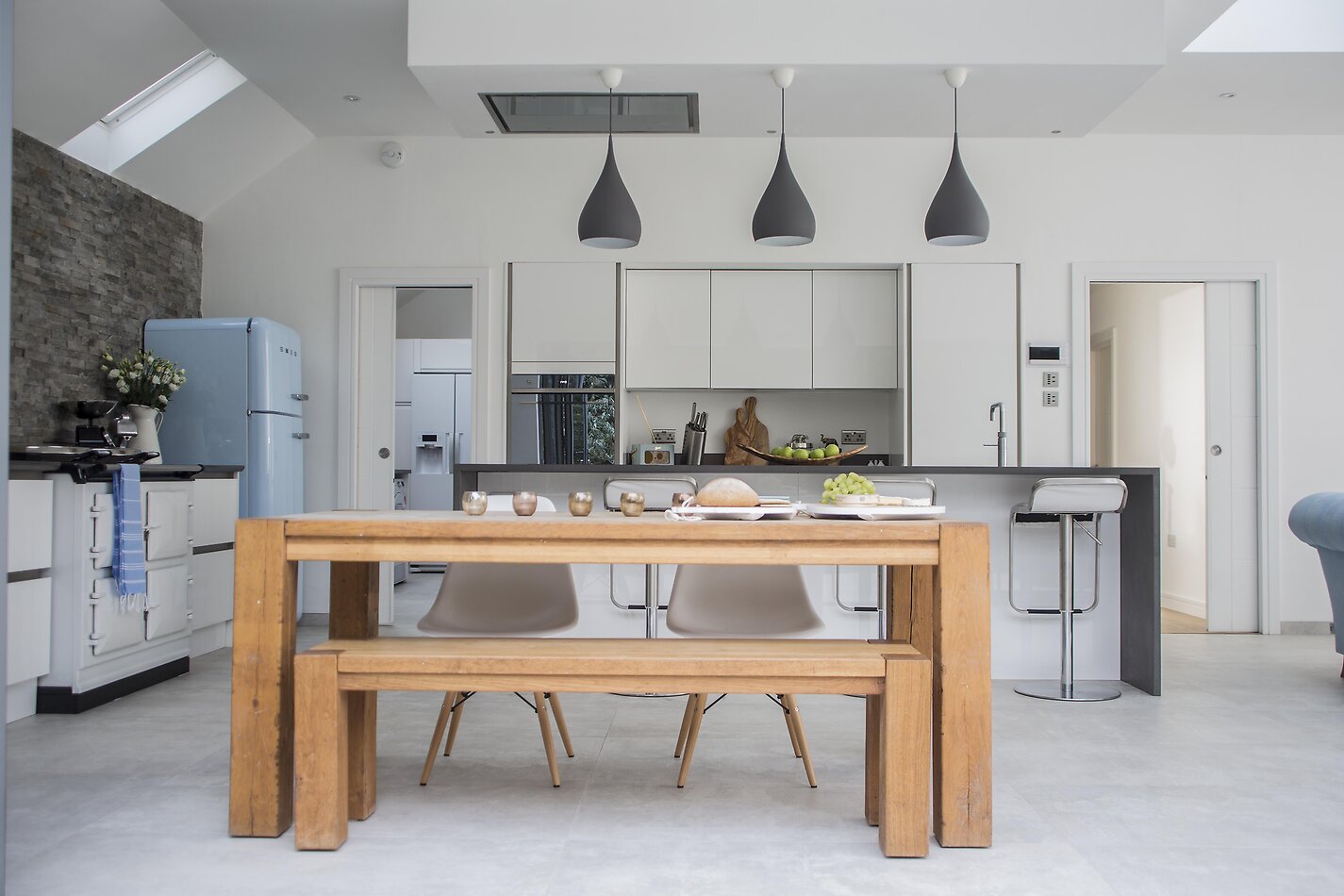 Fresh House, TW12