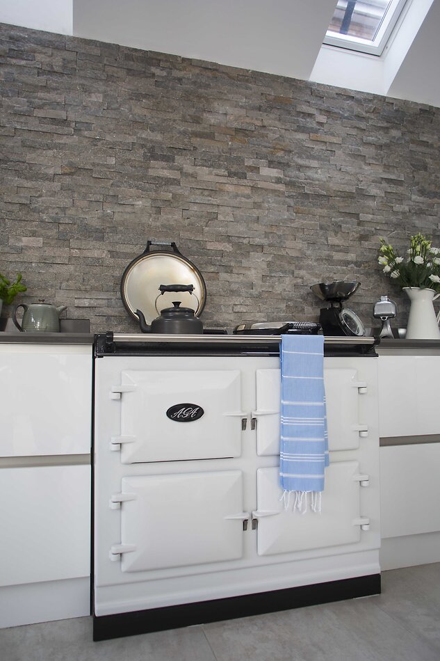 Fresh House, TW12