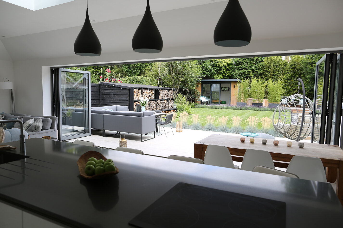 Fresh House, TW12