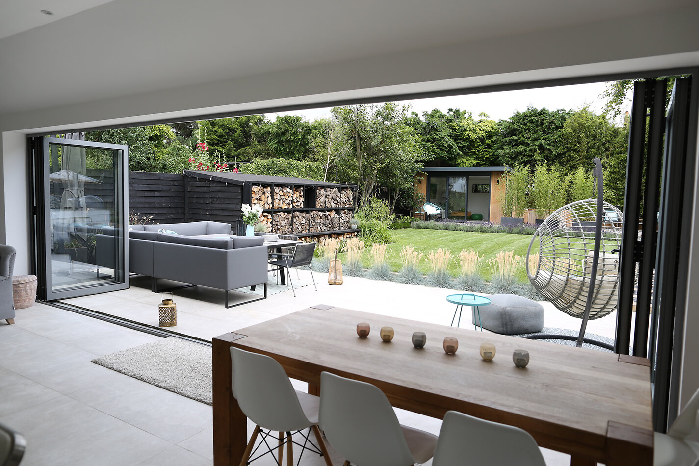 Fresh House, TW12