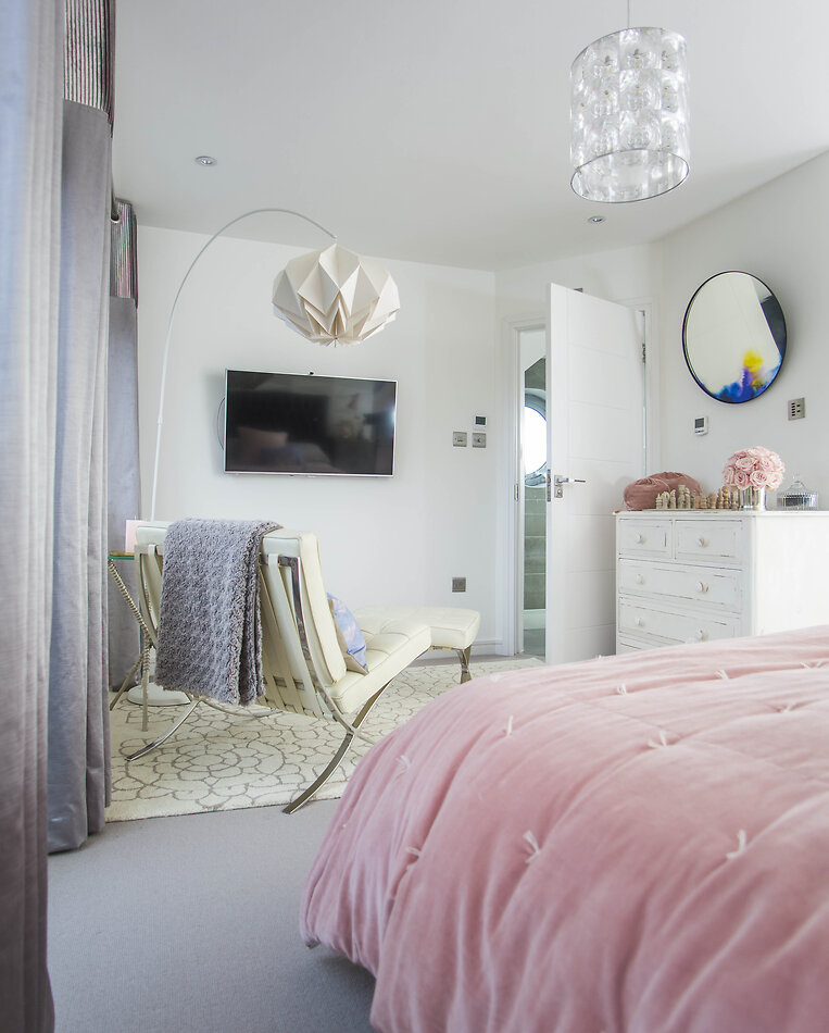 Fresh House, TW12
