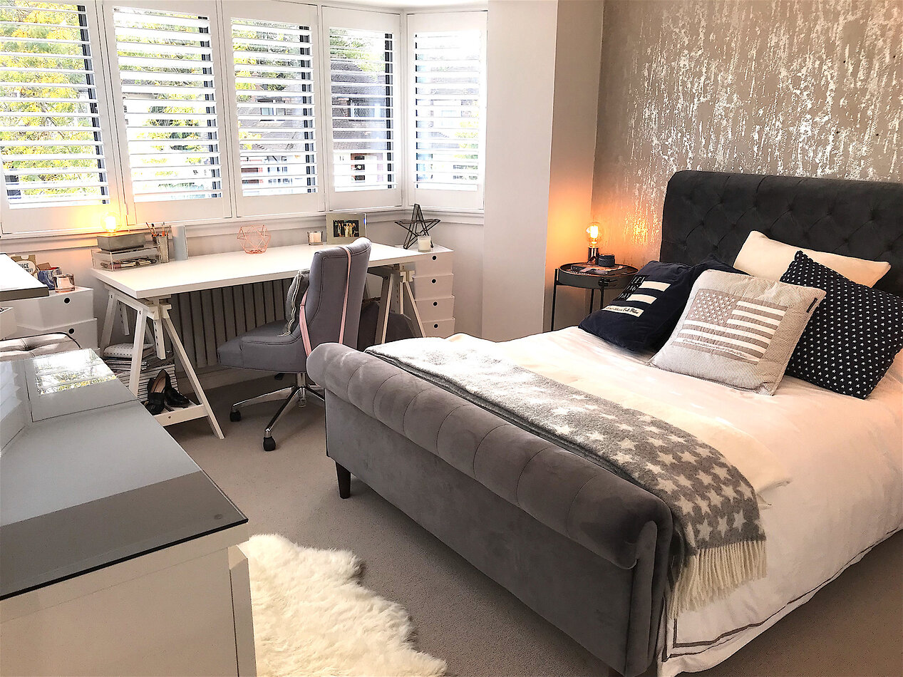 Fresh House, TW12
