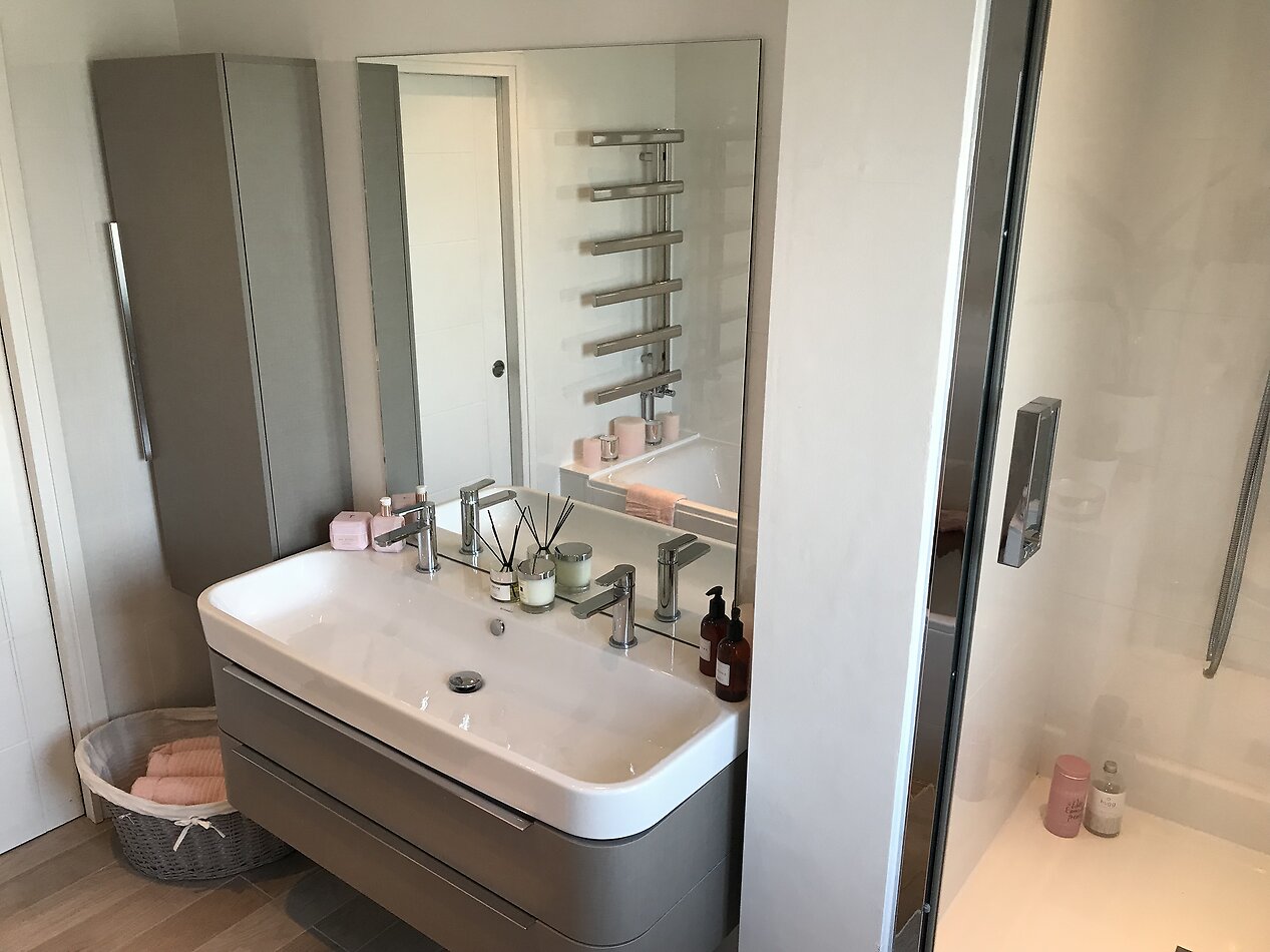 Fresh House, TW12