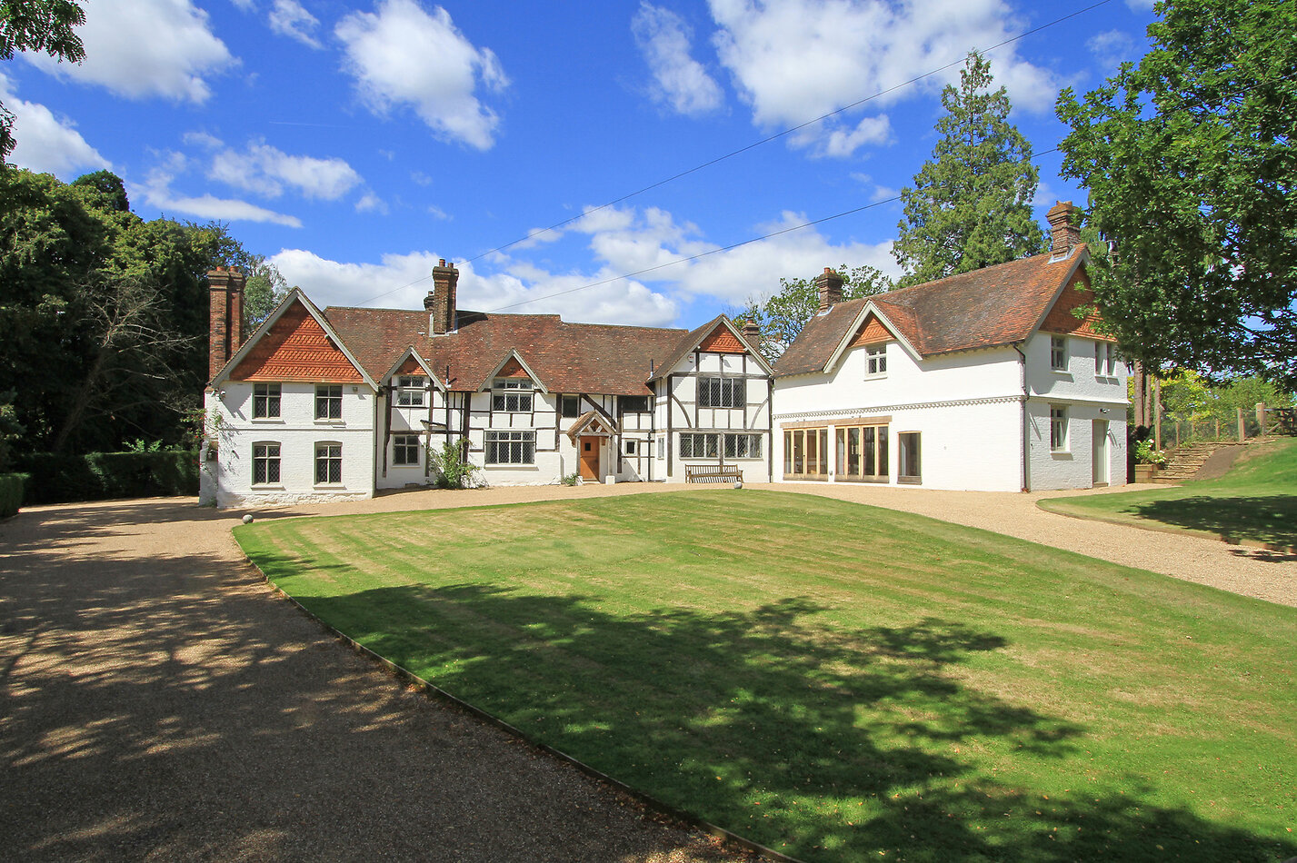 Lowe Manor GU6