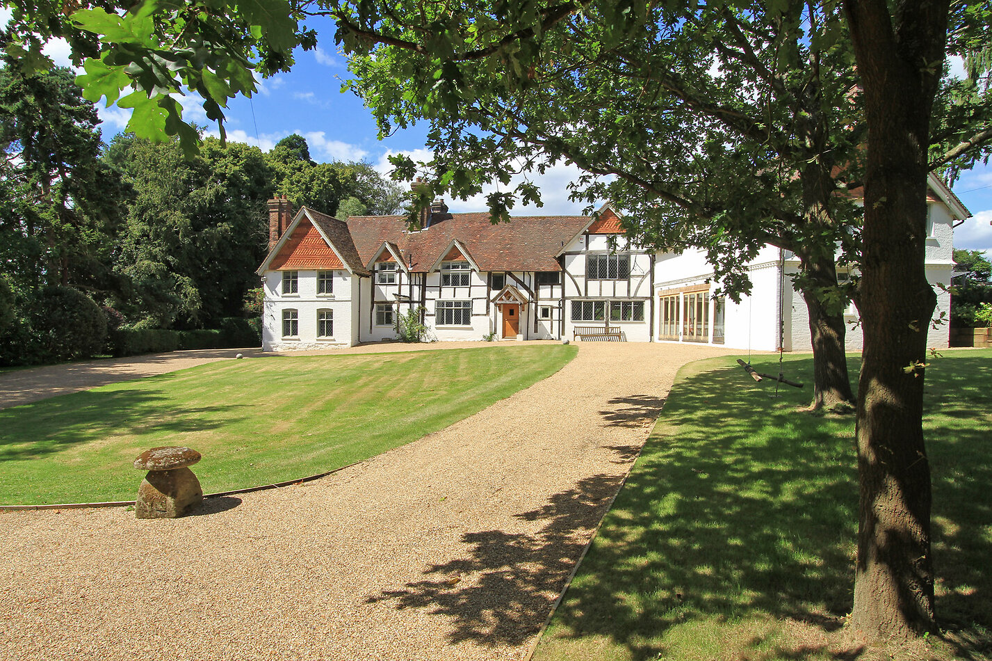 Lowe Manor GU6