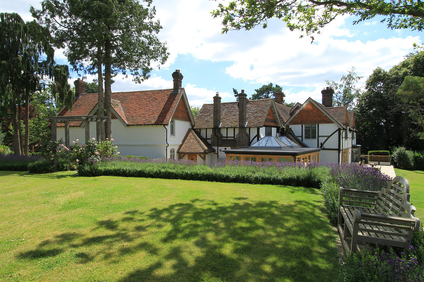 Lowe Manor GU6