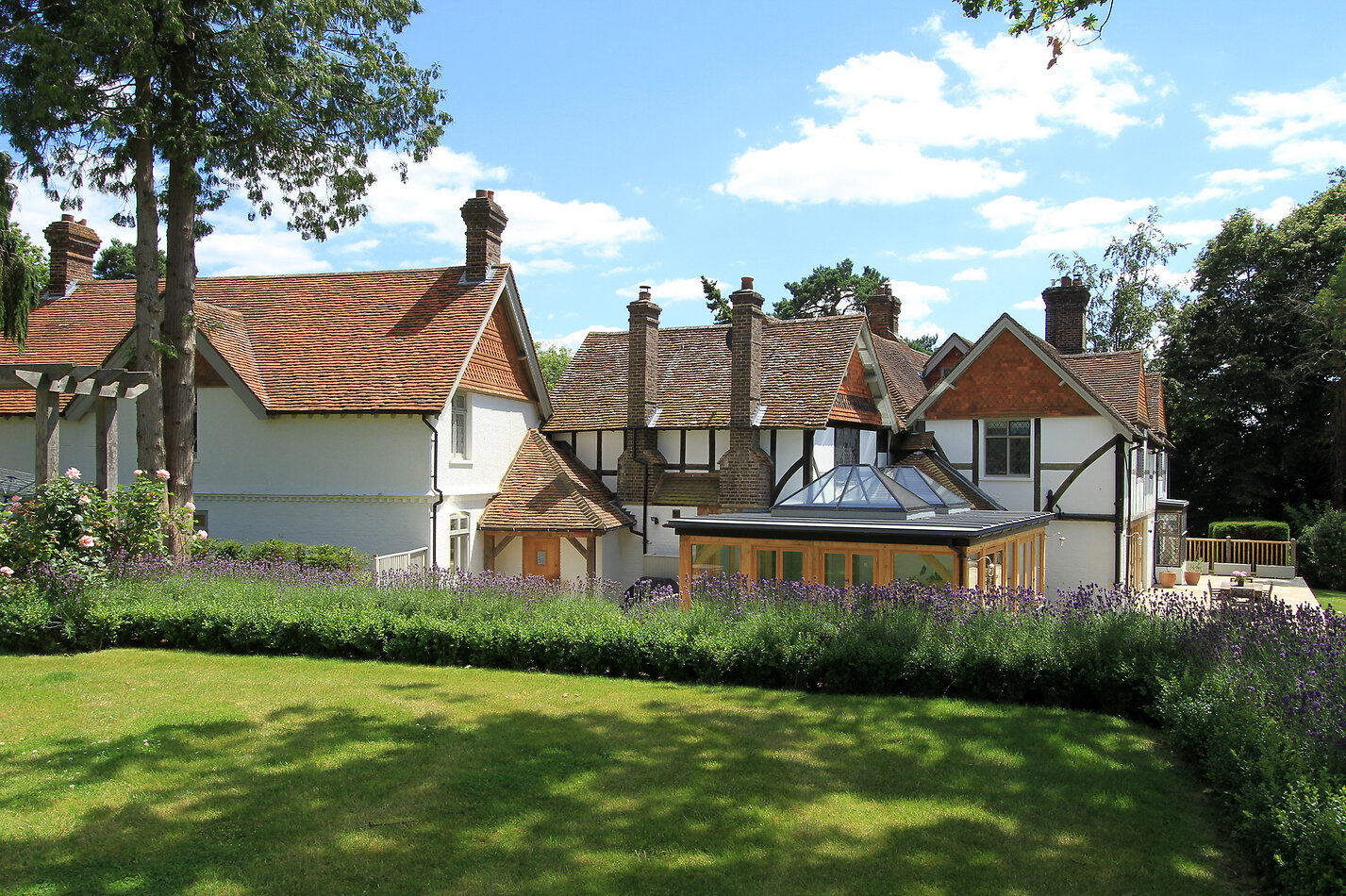Lowe Manor GU6