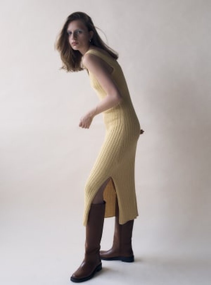 BRYONY H - STYLIST
