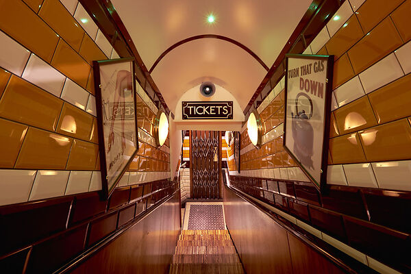 Tram Bar W1