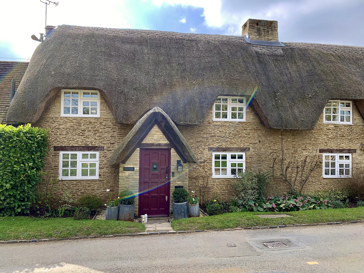 The Seaview Thatch - OX13