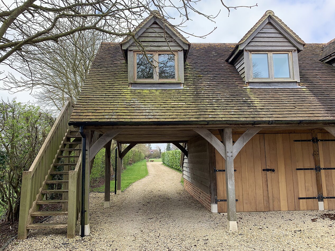 The Seaview Thatch - OX13