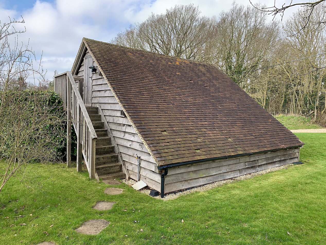 The Seaview Thatch - OX13