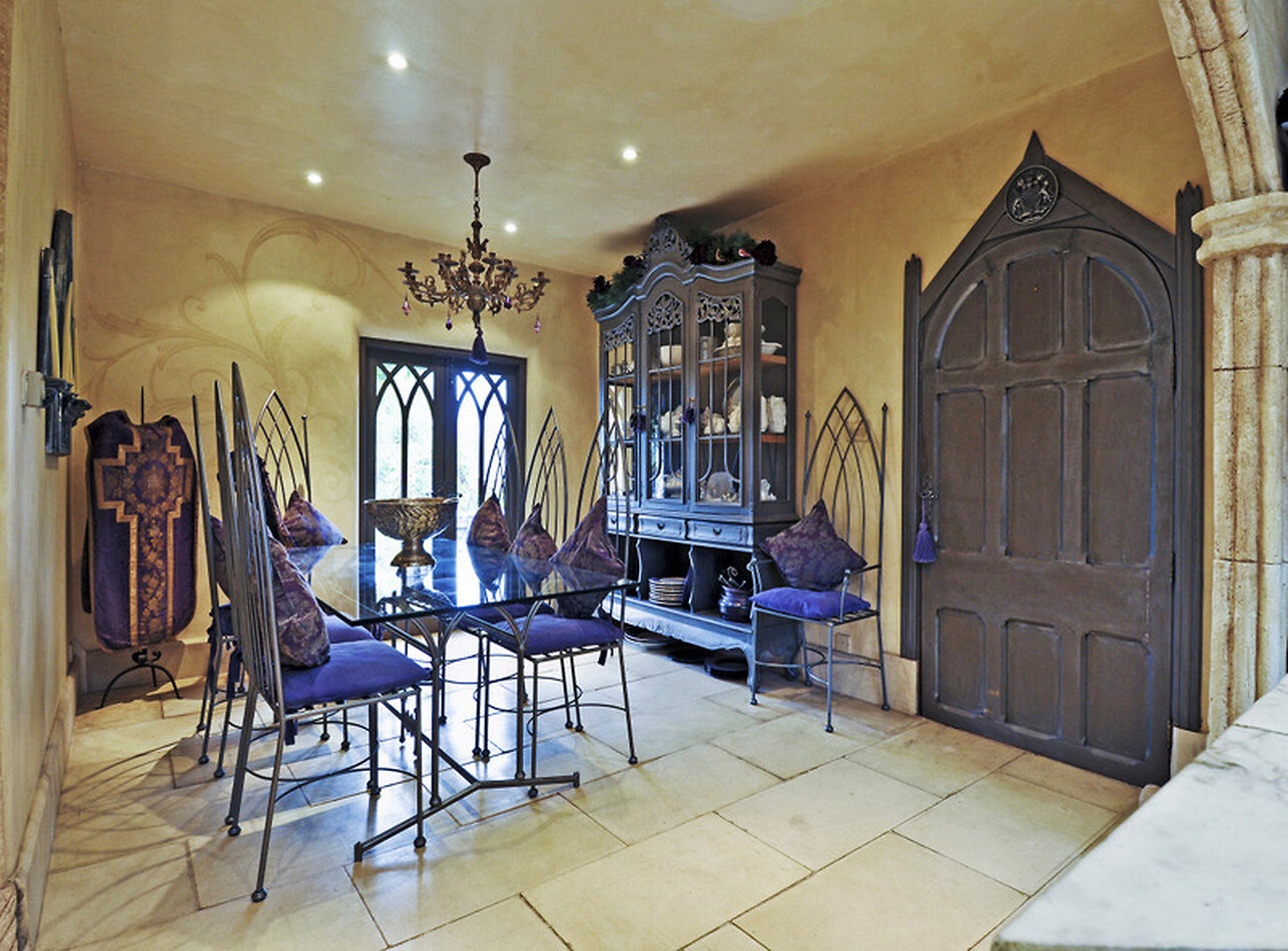 Gothic Folly, Newark